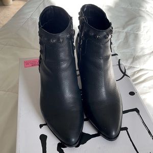 Dolce Vita leather bootie - Women’s 5